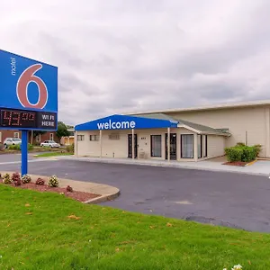 Hotel 6-norfolk, Va **
